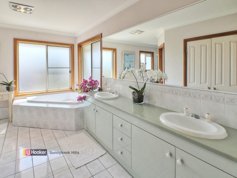 6 Tana Place, Parkinson QLD 4115