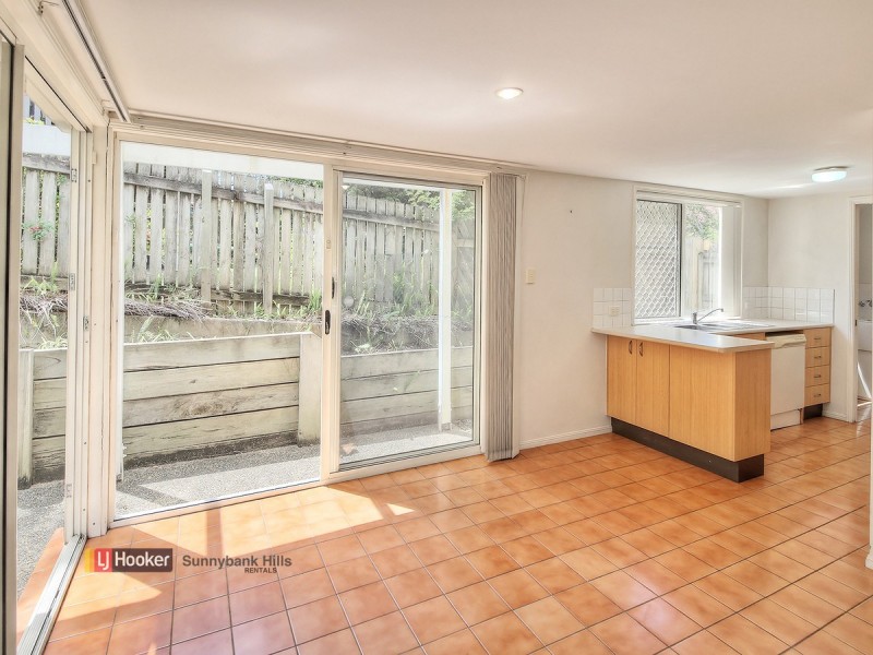 Unit/4A Aminya Street, Mansfield QLD 4122