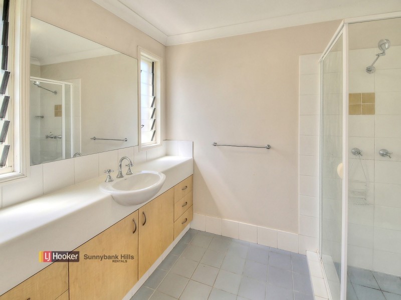 Unit/4A Aminya Street, Mansfield QLD 4122