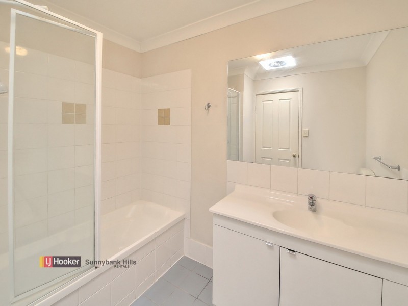 Unit/4A Aminya Street, Mansfield QLD 4122