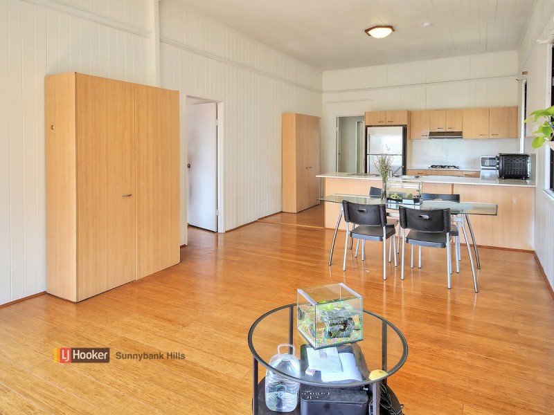 31 Kitchener Street, Coorparoo QLD 4151