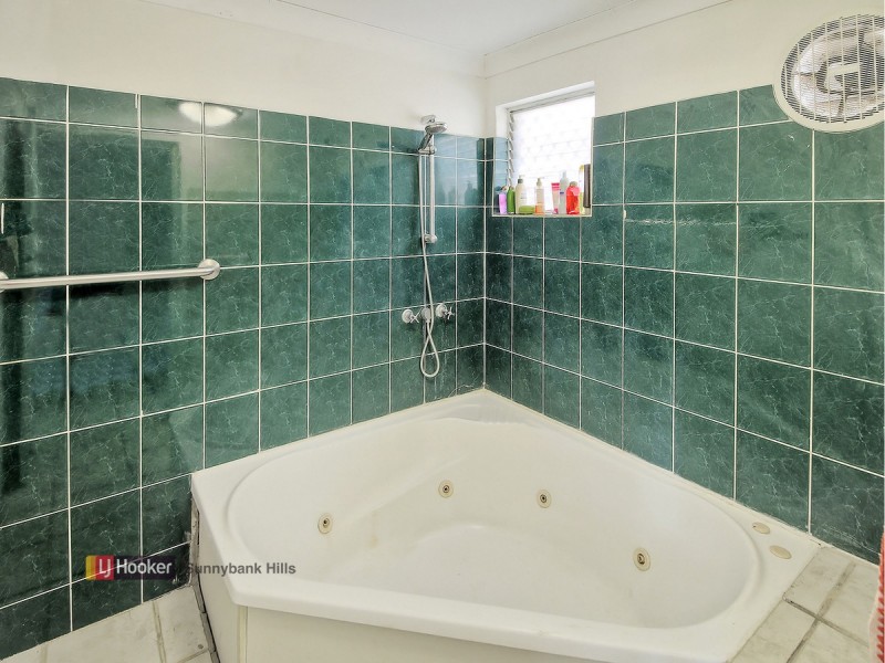 31 Kitchener Street, Coorparoo QLD 4151