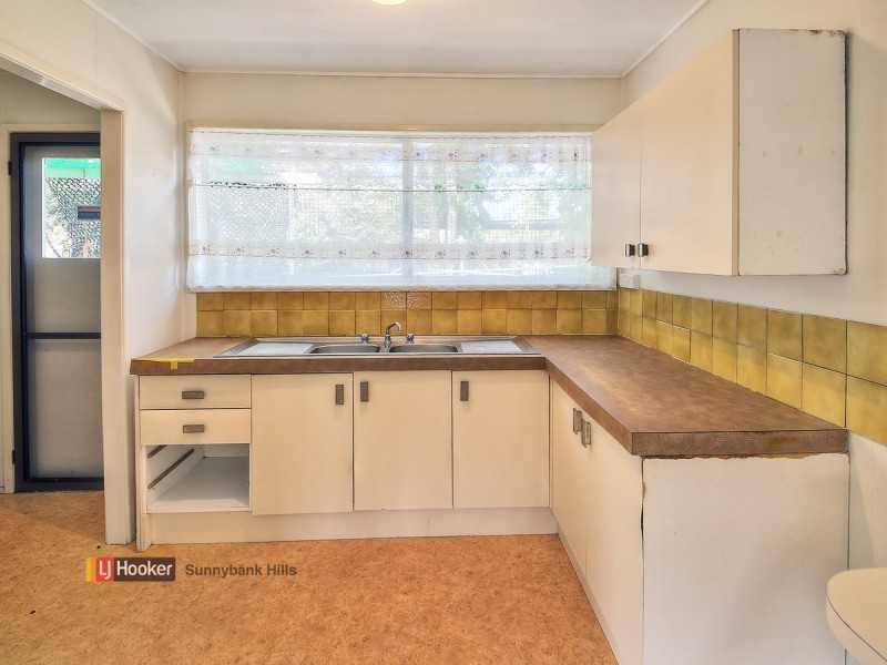 9 Claverton Street, Woodridge QLD 4114