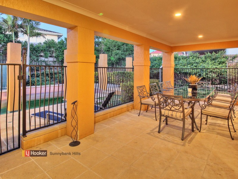 43 Poinciana Crescent, Stretton QLD 4116