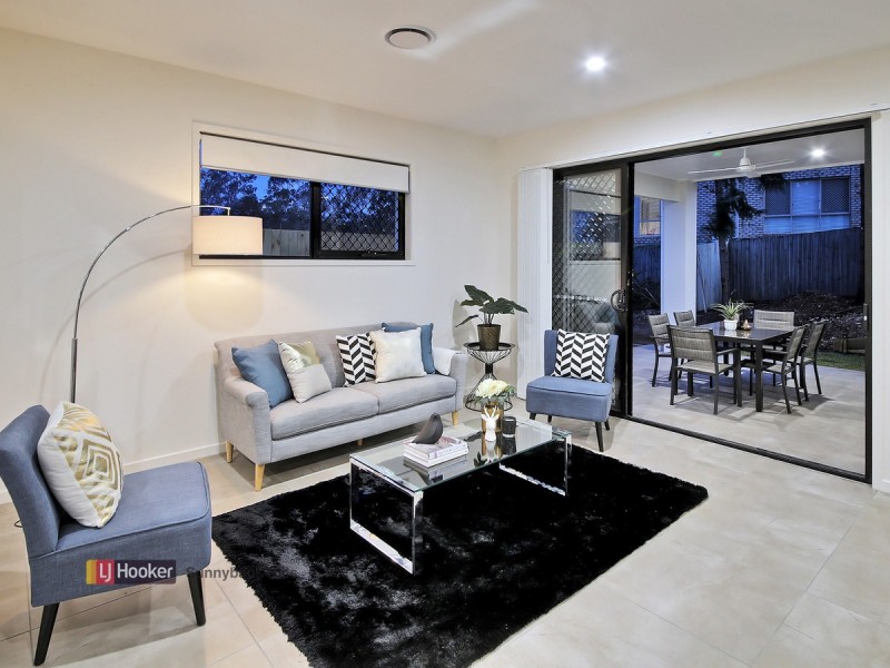 10 Sunshine Place, Eight Mile Plains QLD 4113