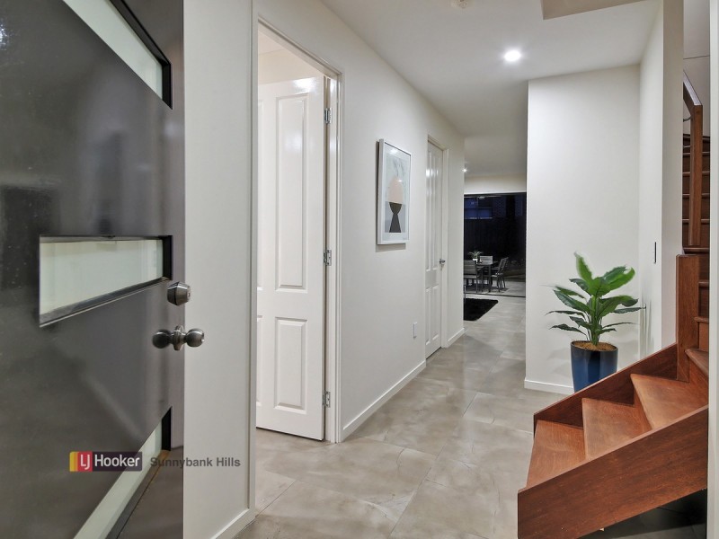 10 Sunshine Place, Eight Mile Plains QLD 4113