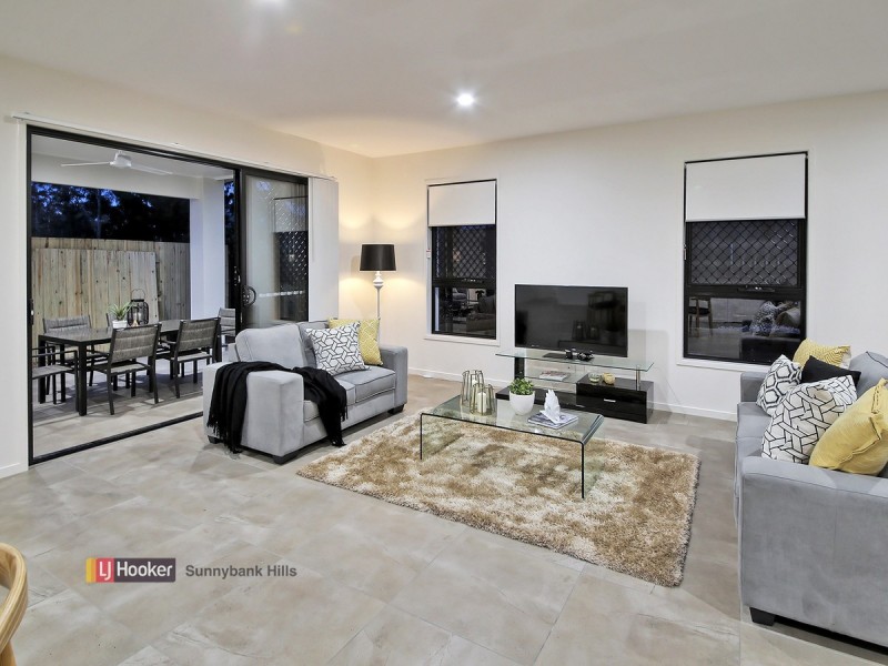 10 Sunshine Place, Eight Mile Plains QLD 4113