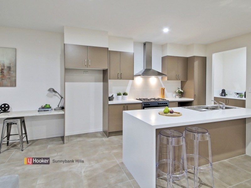 10 Sunshine Place, Eight Mile Plains QLD 4113