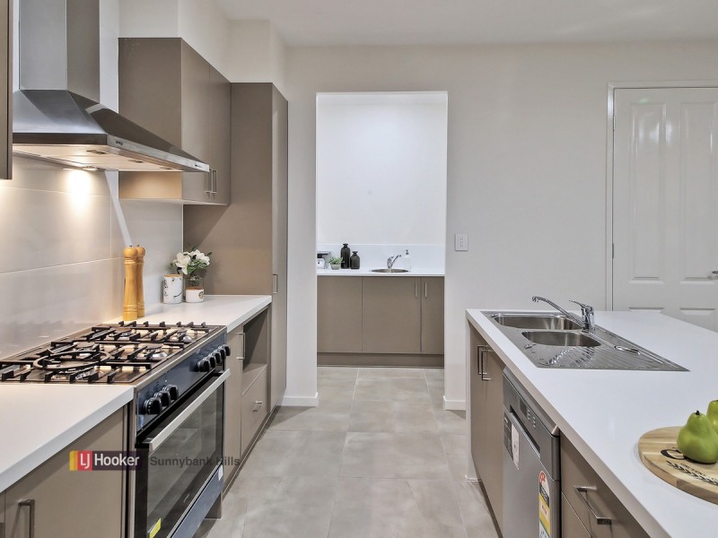 10 Sunshine Place, Eight Mile Plains QLD 4113