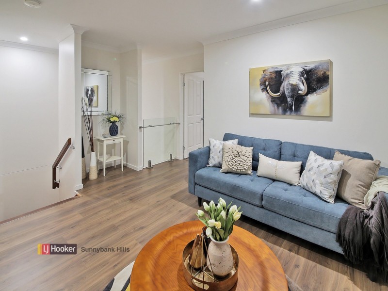 10 Sunshine Place, Eight Mile Plains QLD 4113