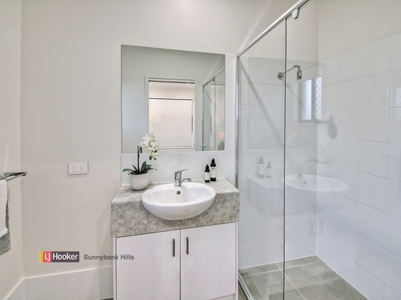 10 Sunshine Place, Eight Mile Plains QLD 4113