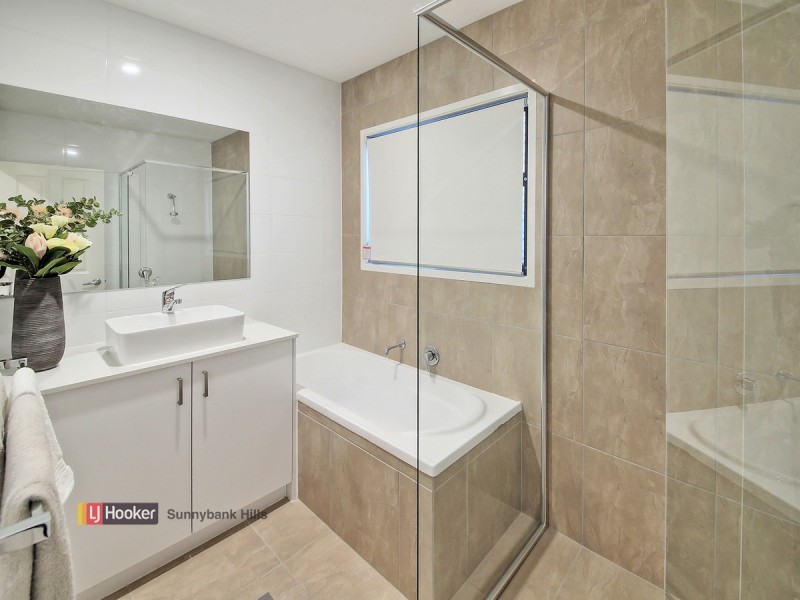 10 Sunshine Place, Eight Mile Plains QLD 4113