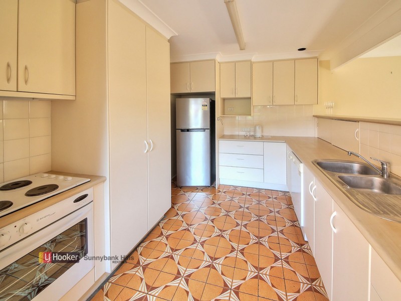 24 Pinecone Street, Sunnybank QLD 4109