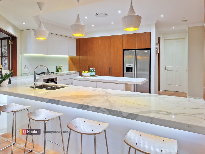 18 Craig Street, Wishart QLD 4122