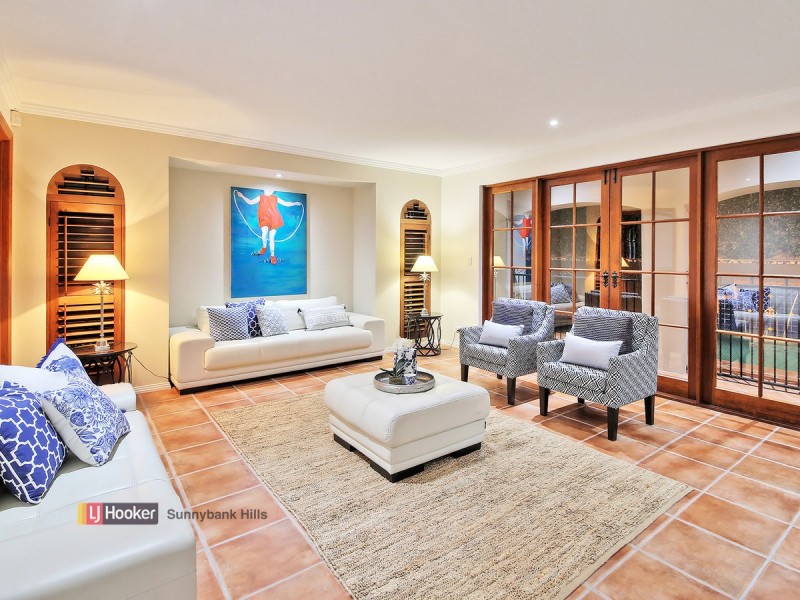 18 Craig Street, Wishart QLD 4122