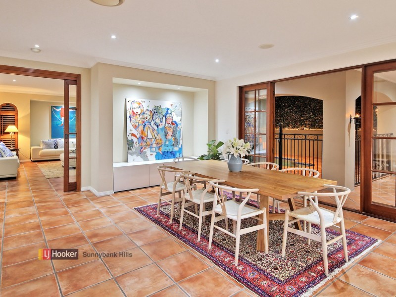 18 Craig Street, Wishart QLD 4122