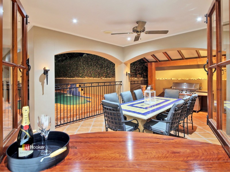 18 Craig Street, Wishart QLD 4122