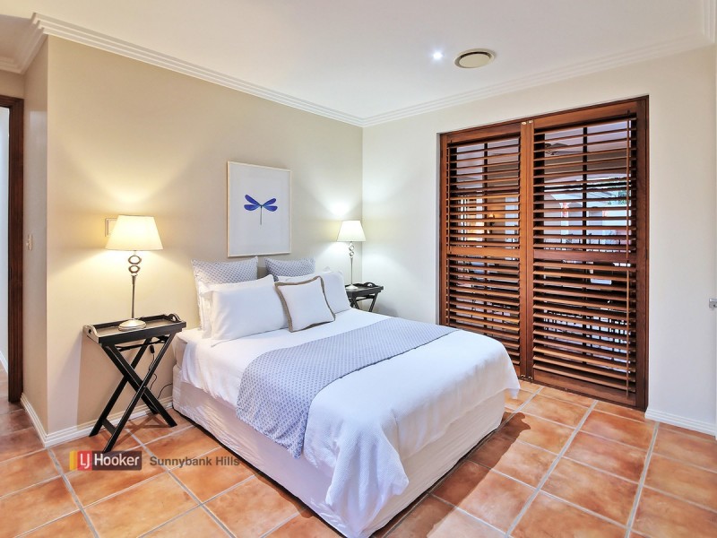 18 Craig Street, Wishart QLD 4122