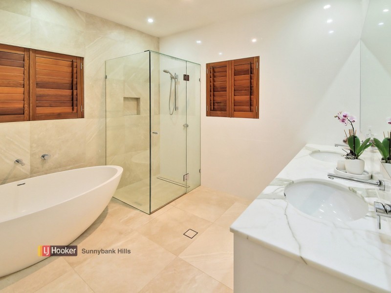 18 Craig Street, Wishart QLD 4122