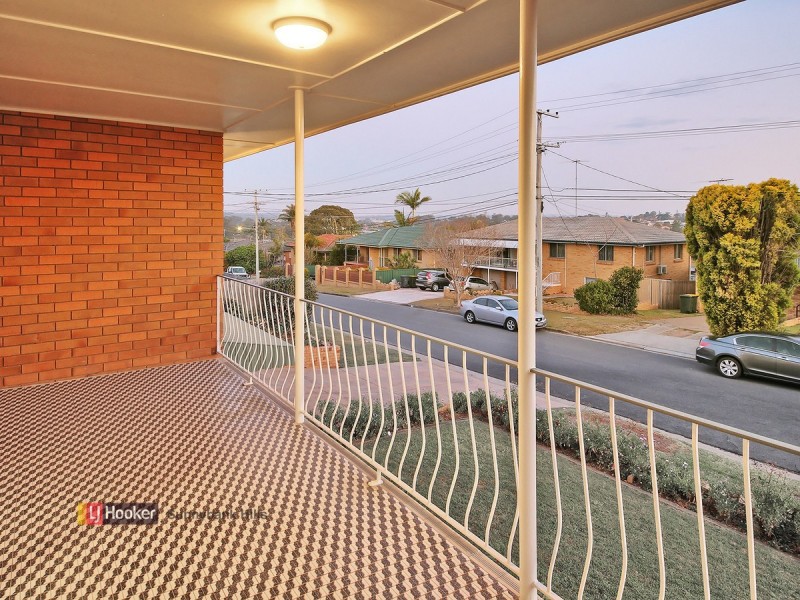 4 Mourilyan Street, Mansfield QLD 4122