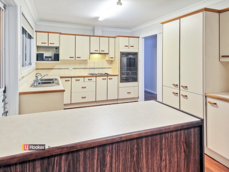 4 Mourilyan Street, Mansfield QLD 4122