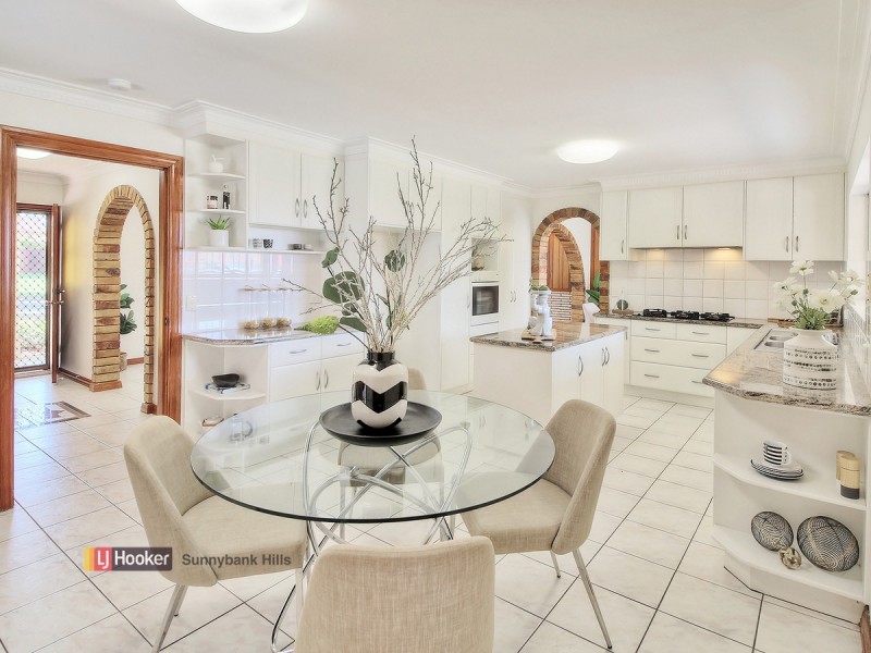 35 Faringdon Street, Robertson QLD 4109