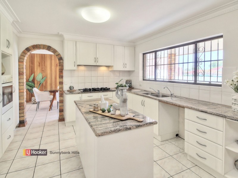 35 Faringdon Street, Robertson QLD 4109