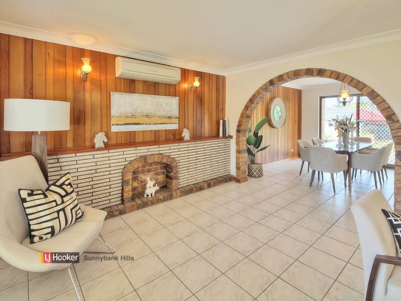 35 Faringdon Street, Robertson QLD 4109