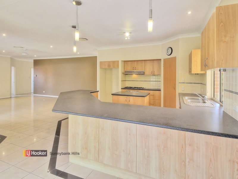 30 Fairmont Crescent, Underwood QLD 4119