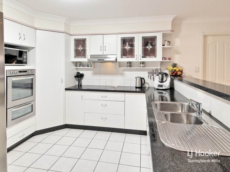84 Poinciana Crescent, Stretton QLD 4116