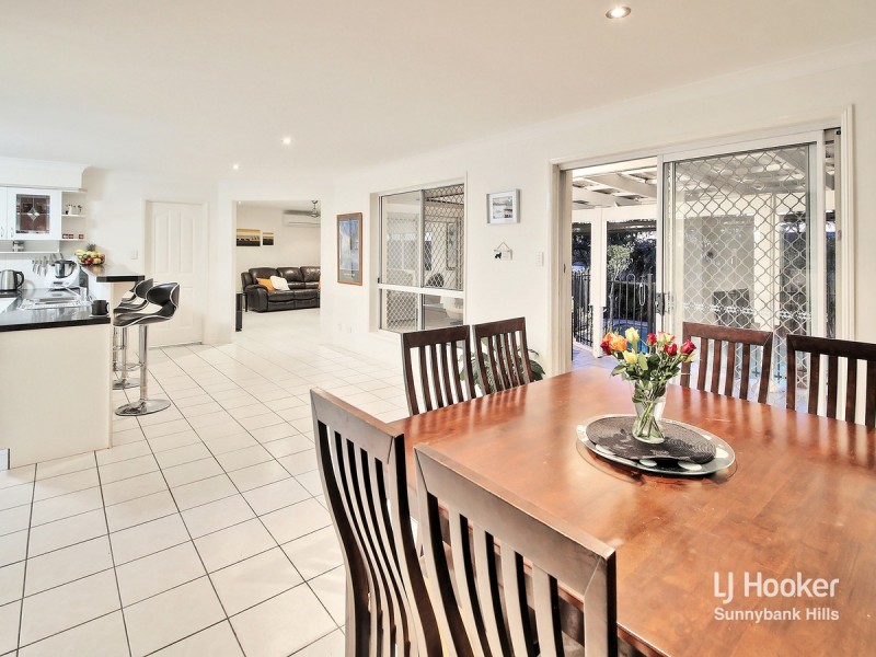 84 Poinciana Crescent, Stretton QLD 4116