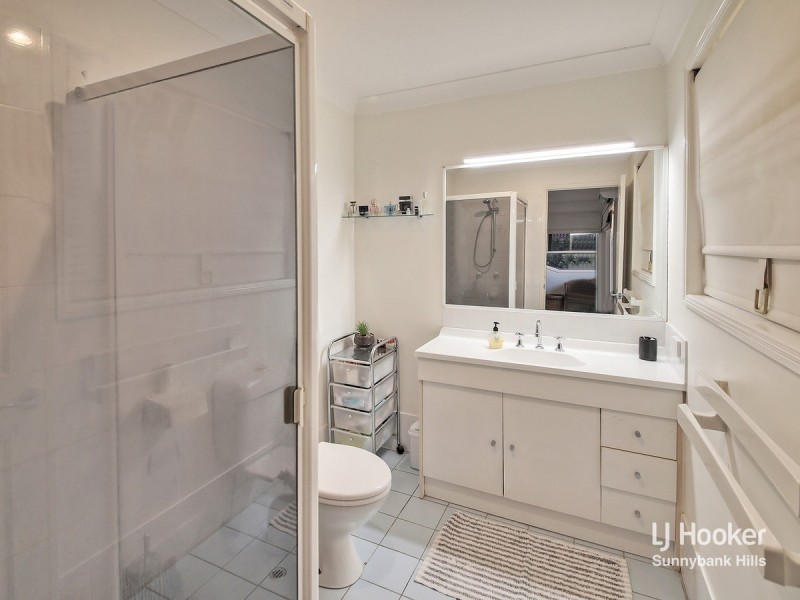 84 Poinciana Crescent, Stretton QLD 4116