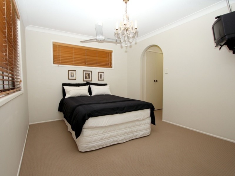 26 Orpheus Street, Robertson QLD 4109