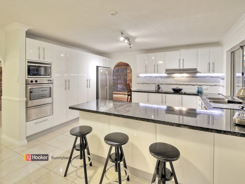 23 Alphitonia Crescent, Sunnybank Hills QLD 4109