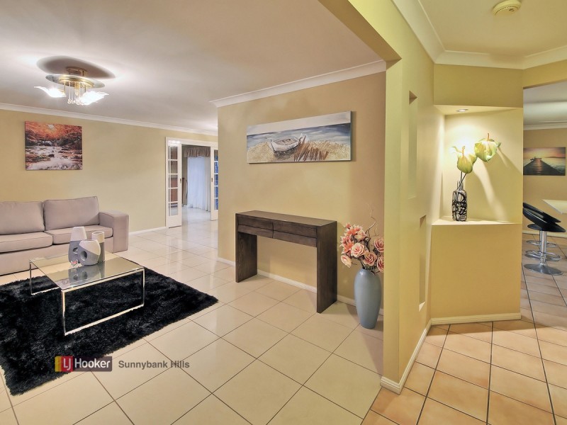 17 Carnation Crescent, Calamvale QLD 4116