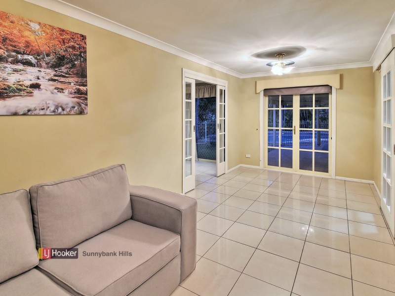 17 Carnation Crescent, Calamvale QLD 4116