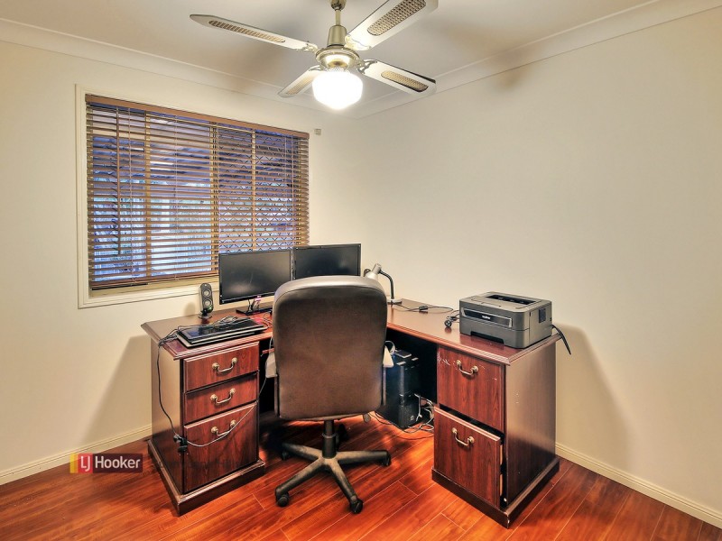 17 Carnation Crescent, Calamvale QLD 4116