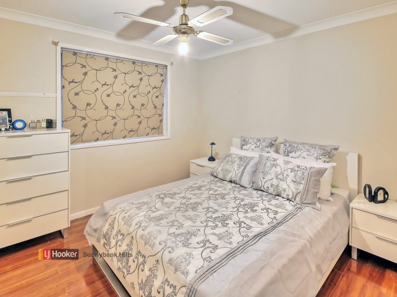 17 Carnation Crescent, Calamvale QLD 4116