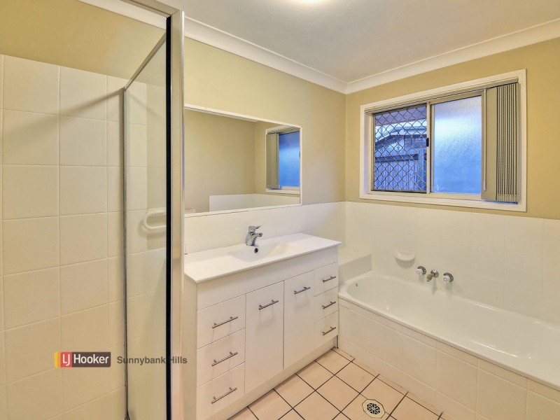 17 Carnation Crescent, Calamvale QLD 4116