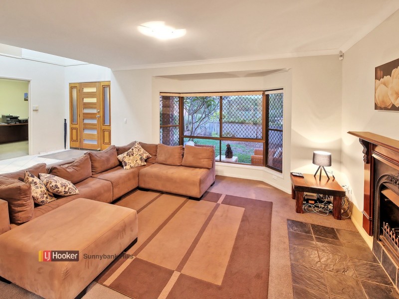 4 Kensington Place, Wishart QLD 4122