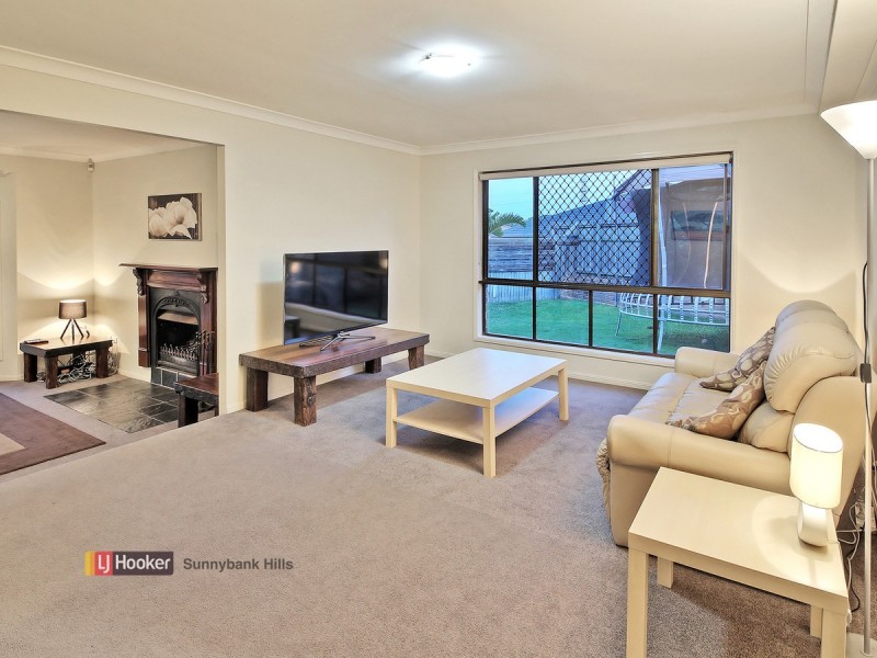 4 Kensington Place, Wishart QLD 4122