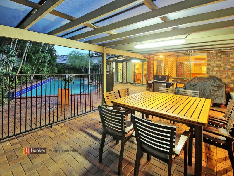 4 Kensington Place, Wishart QLD 4122