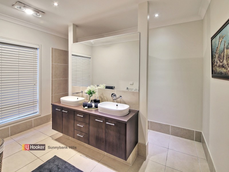 19 Langford Street, Eight Mile Plains QLD 4113