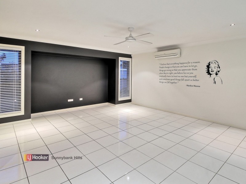 4 Morialta Place, Parkinson QLD 4115