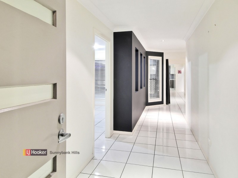 4 Morialta Place, Parkinson QLD 4115