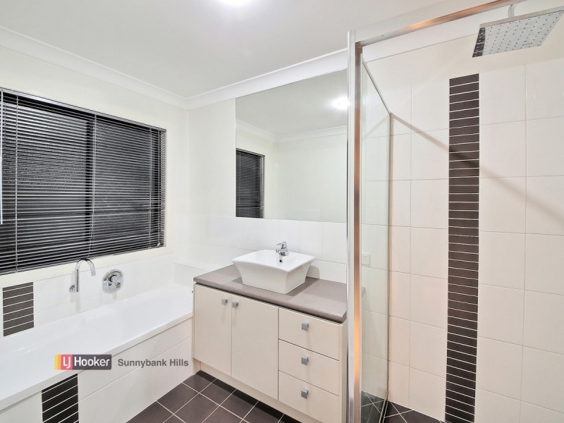 4 Morialta Place, Parkinson QLD 4115