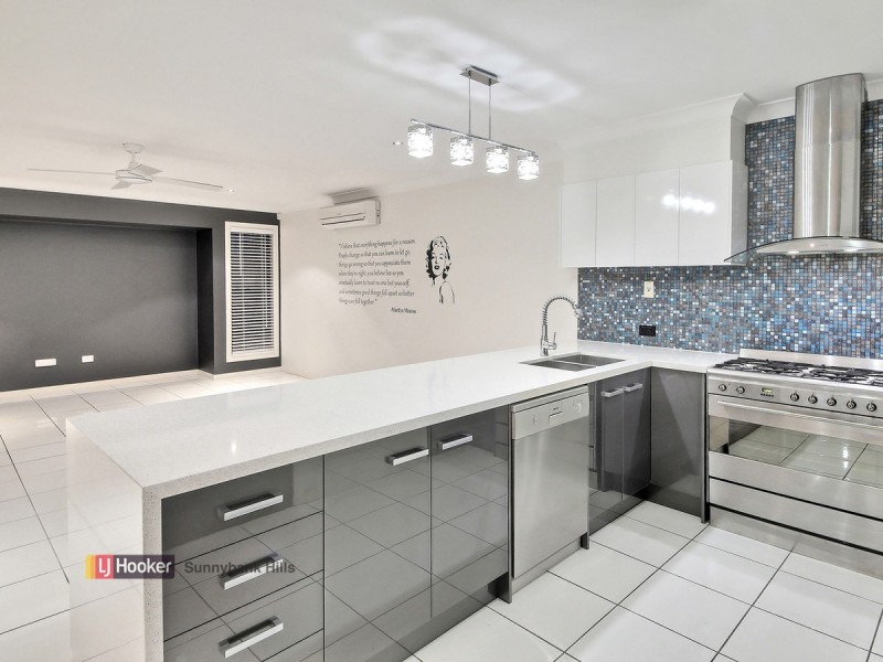 4 Morialta Place, Parkinson QLD 4115