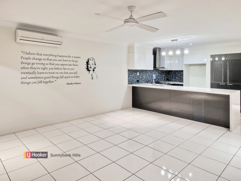 4 Morialta Place, Parkinson QLD 4115