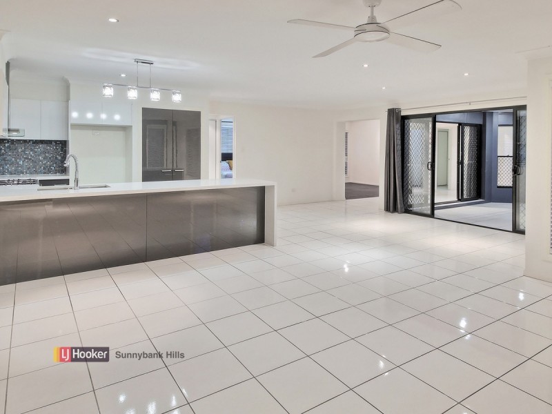 4 Morialta Place, Parkinson QLD 4115