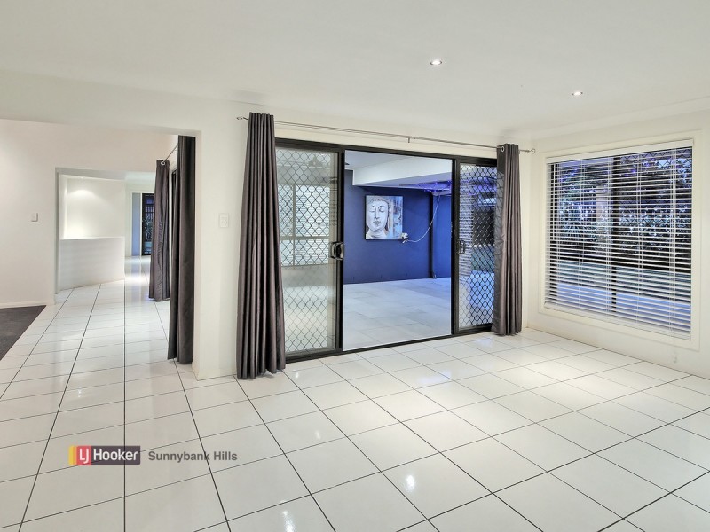 4 Morialta Place, Parkinson QLD 4115